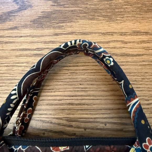 Vera Bradley Kensington
Paisley Laptop Bag or Tote, with small plastic lined bag - Picture 14 of 15